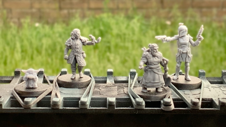 Verschiedene Miniaturen aus unterschiedlichen Materialien.