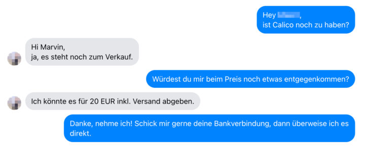 Preisverhandlung eines Spiels. Zunächst wird nach der Verfügbarkeit gefragt. Danach einigt man sich auf einen Preis.